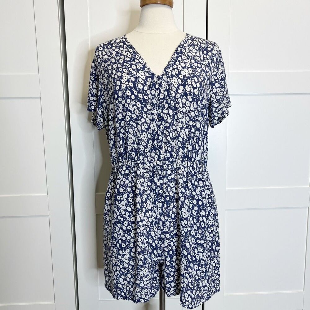 Rails Sophia Navy Camellia Blue White Mini Floral V-Neck Short Sleeve Romper L